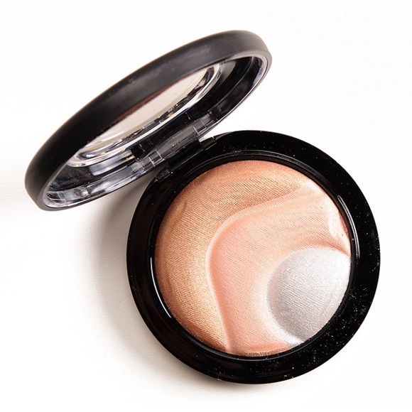 OTHEREARTHLY MAC Extra Dimension SkinFinish - Picture 10 of 17